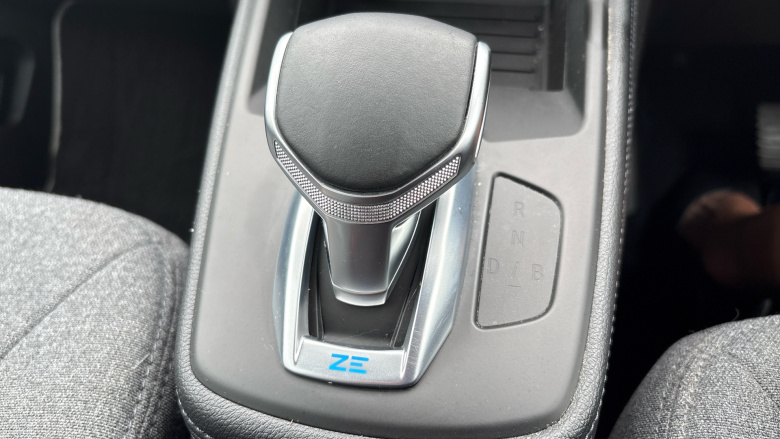 Renault Zoe 100kW S Edition R135 50kWh Rapid Charge 5dr Auto Electric Hatchback